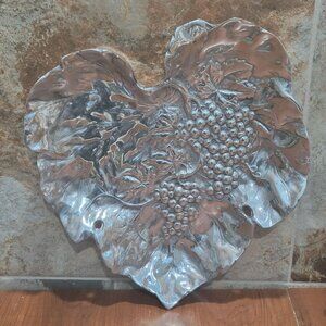 Vintage Grape Leaf Silver Tone Aluminum Wall Hanging Decor